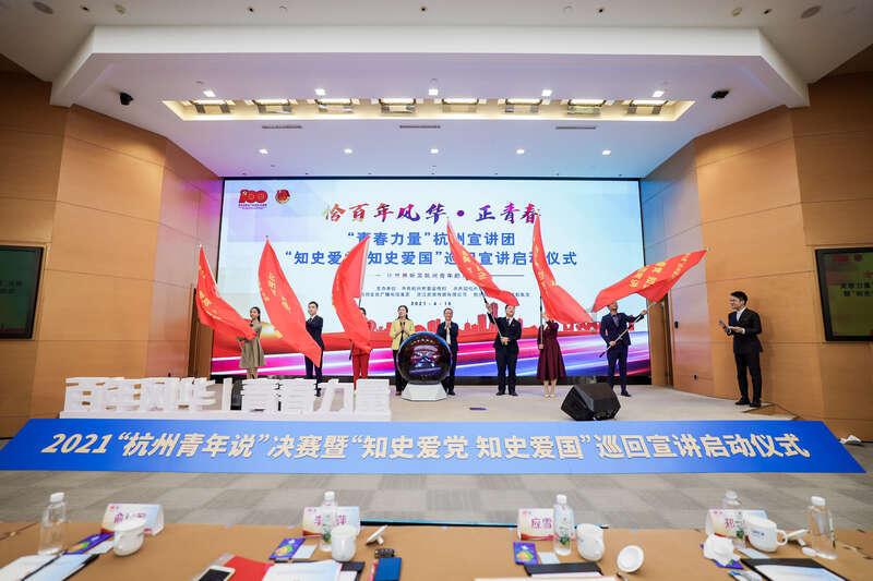 为什么同学聚会越聚越尴尬？