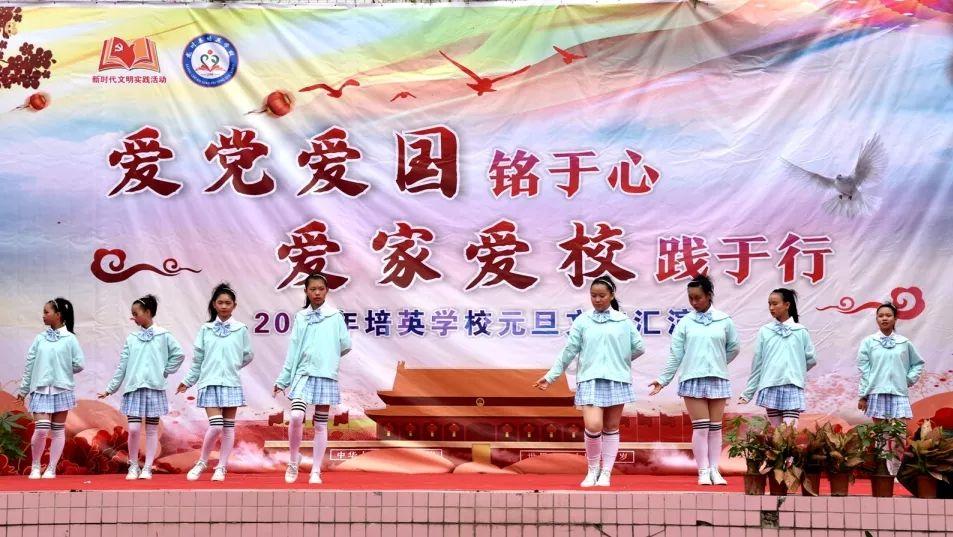 如何看待网传大s与汪小菲结束10年婚姻？游戏画面
